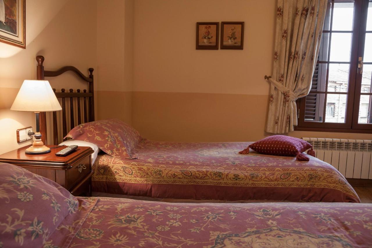 Tardelcuende La Casa Del Maestroゲストハウス エクステリア 写真